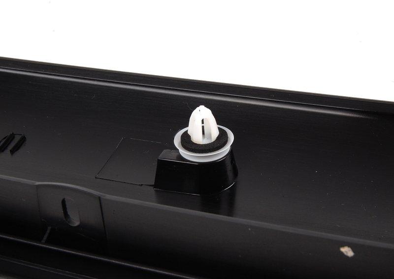 Накладка передней стойки Л