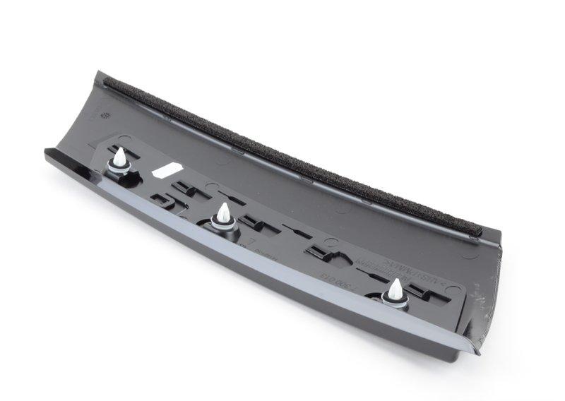 Накладка задней стойки Л