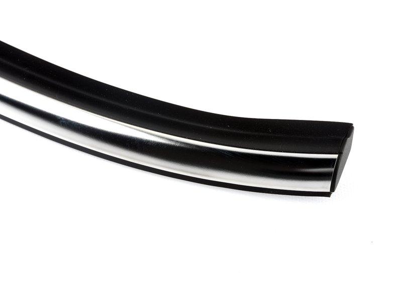 Декоративная планка крышки багажника