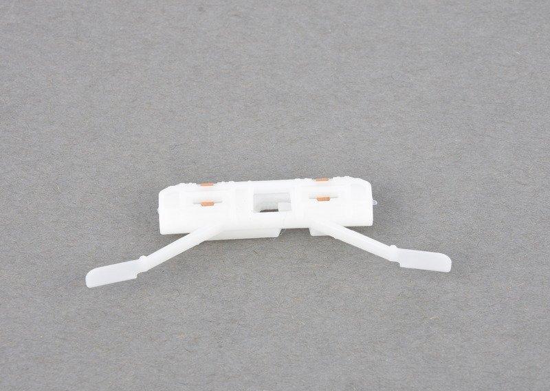 F34 GT / F32 LCI / F82 M4 / F36  Зажим водосточного желобка