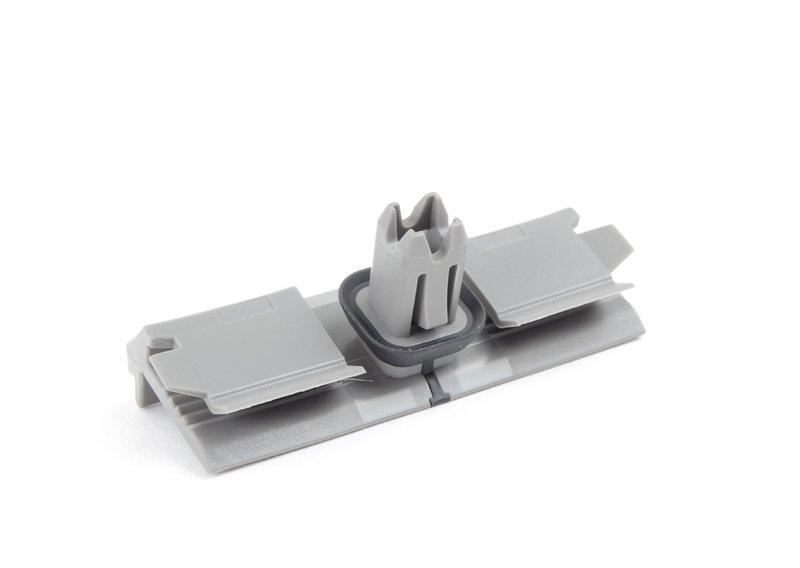 Зажим декоративной планки крыши