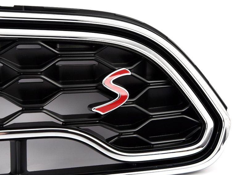 Декоративная решетка капота