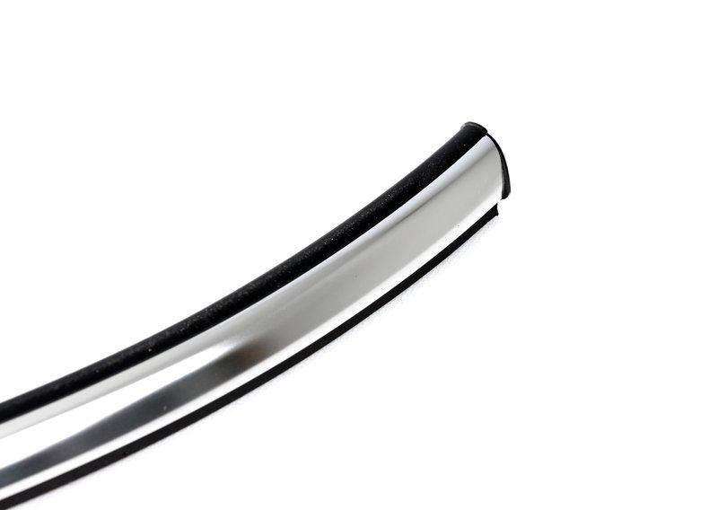 Декор.планка крышки капота и бок.сторона