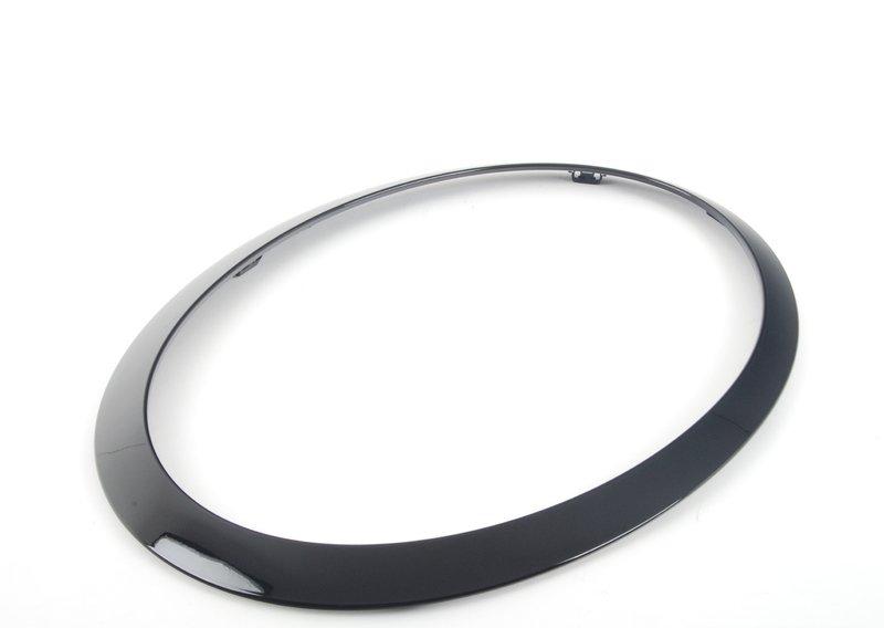 F57/F55/F56 Декоративная розетка фары правая (черная)