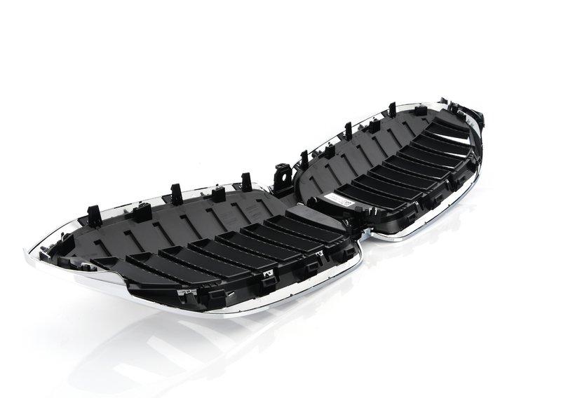 Передняя декоративная решетка