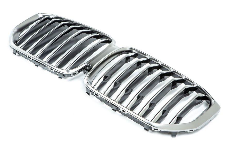 Передняя декоративная решетка