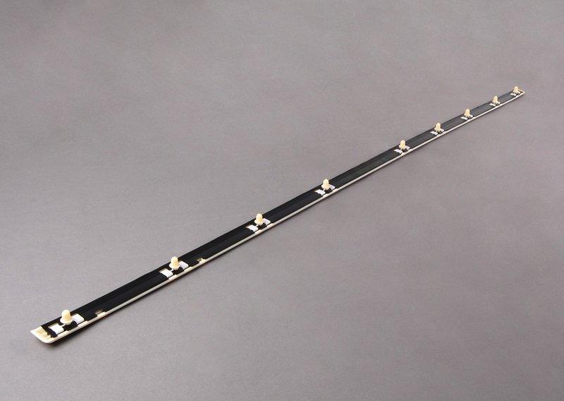 Защитная планка двери загрунтованная П