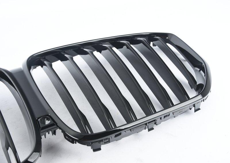 Черные решетки радиатора (S6UKA)