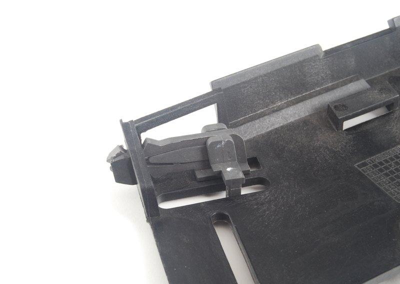 Пластина крепления Л