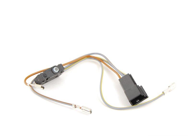 Микровыключатель кнопки багажной двери