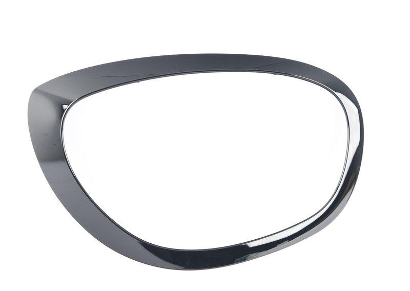 F60 рамка правой фары черная