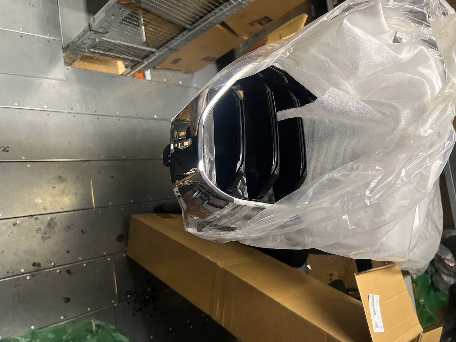 51139464210 G30N Решетка радиатора BMW