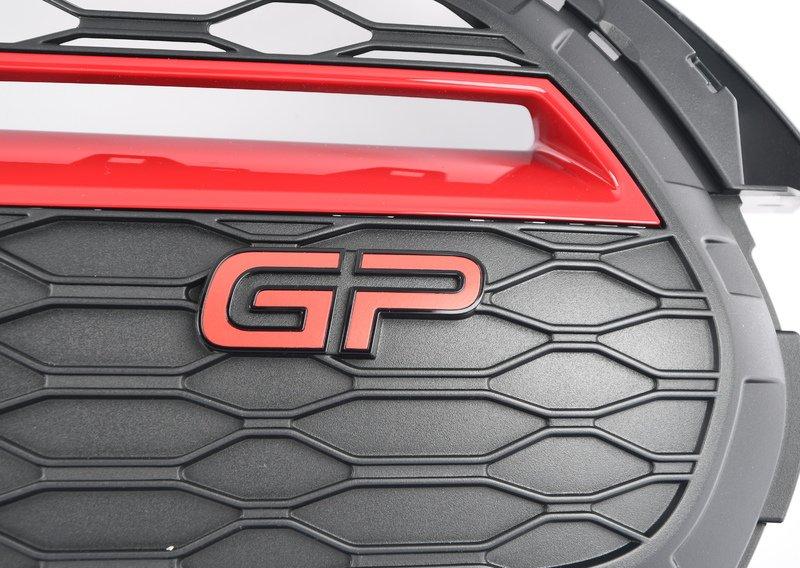 Декоративная решетка капота