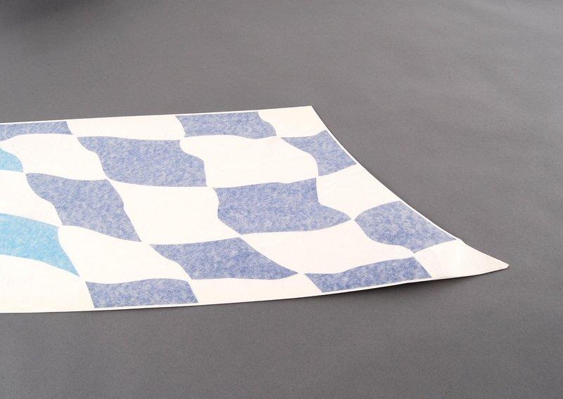 Клеящаяся пленка на капот