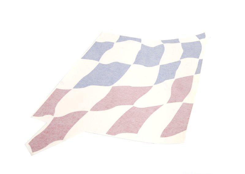 Клеящаяся пленка на багажную дверь