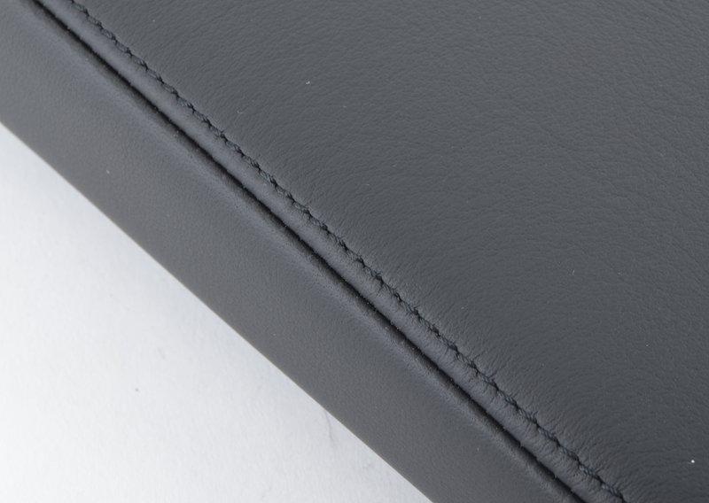 Средний подлокотник