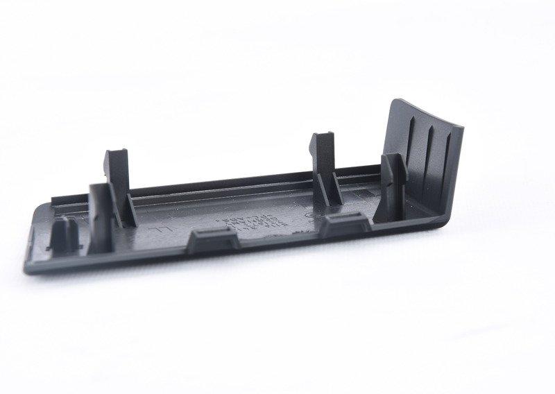 Щиток выр.под подстаканник в пан.приб.