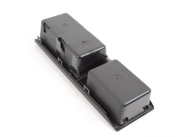 Вставка с крышкой солнцезащитной шторы