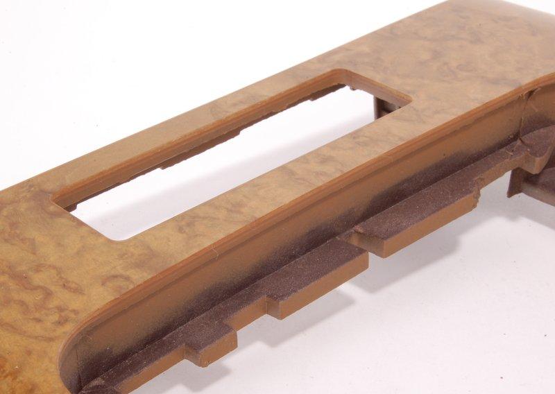 днище отделения для мелких вещей, дерево