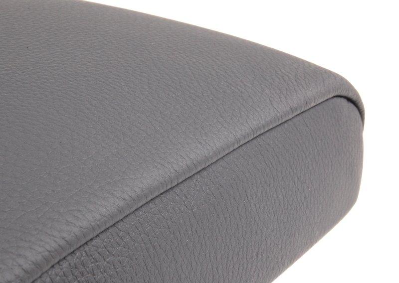 Крышка среднего подлокотника