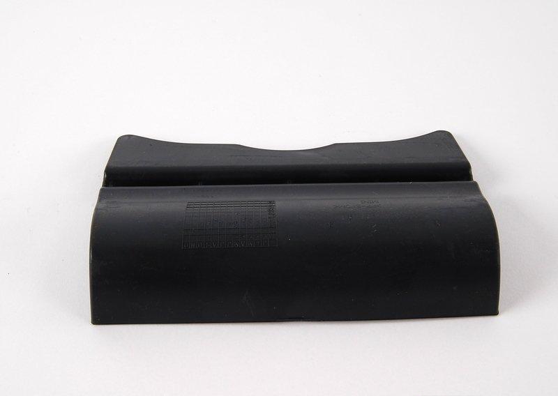 Съемный коврик передней вставки