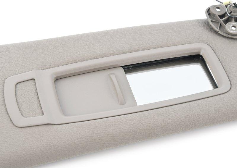 Солнцезащ.коз.с фонар.подсв.туал.зерк. П