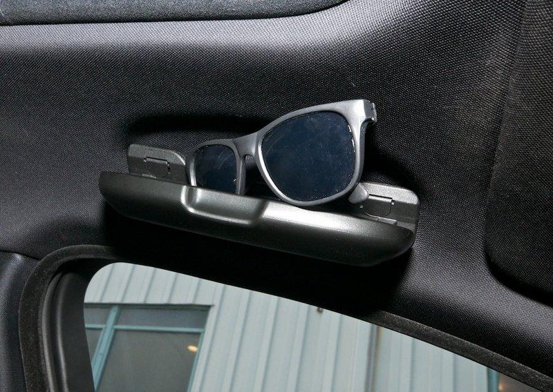 Очечник черный