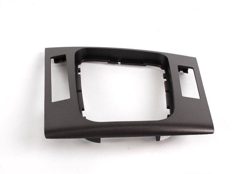 Днище отделения для мелких вещей титан