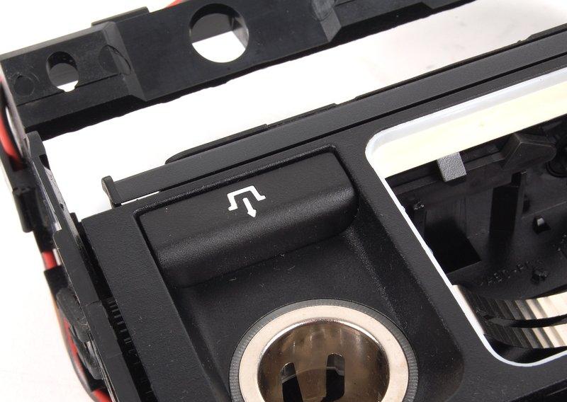 Вставка центральной консоли