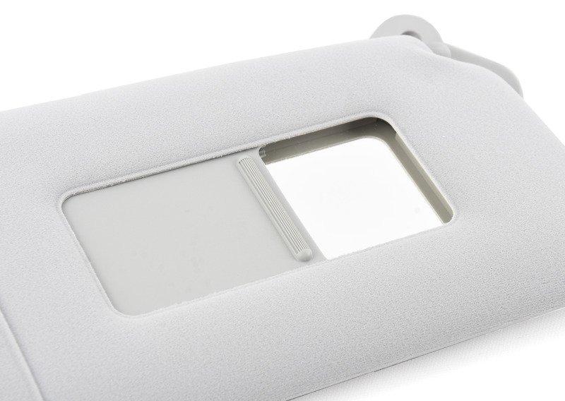 Солнцезащ.коз.с фонар.подсв.туал.зерк. П