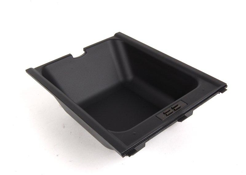 E39 (Ниша в среднем подлокотнике