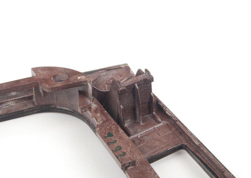 днище отделения для мелких вещей, дерево