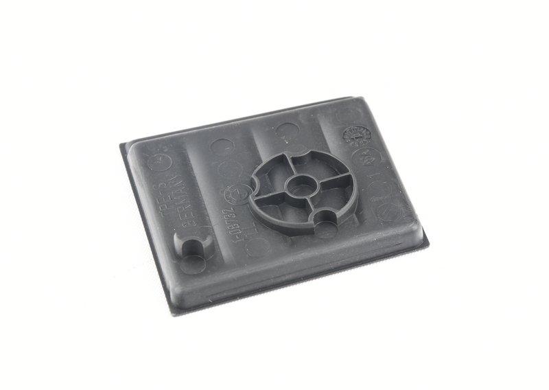 Съемный коврик зад.отд.для мелк.вещей