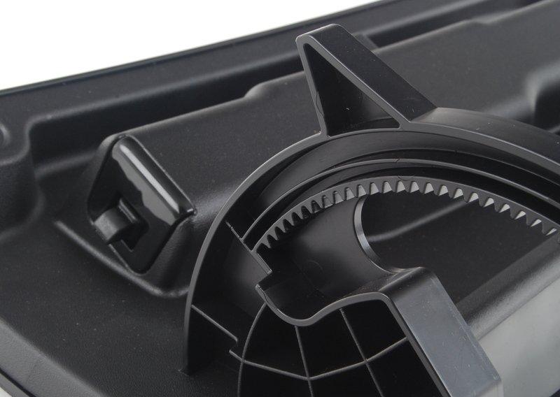 Крышка вещевого ящика