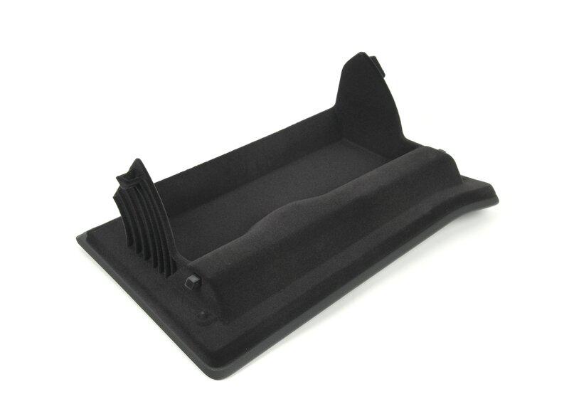 Крышка вещевого ящика