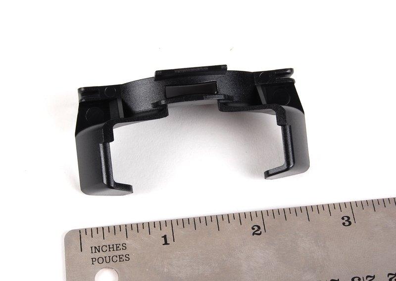 Кронштейн запорного механизма бака