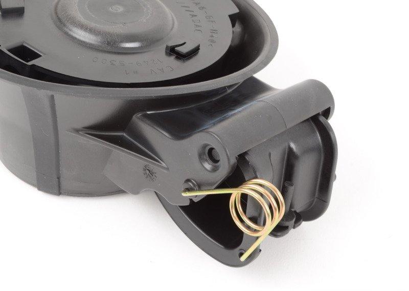 Петля лючка топливного бака