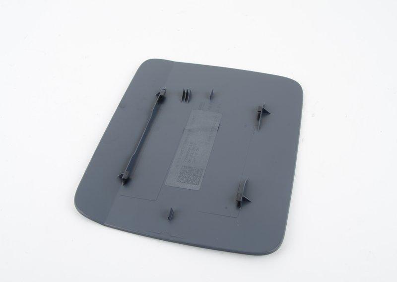 Крышка разъема для зарядки загрунтов.