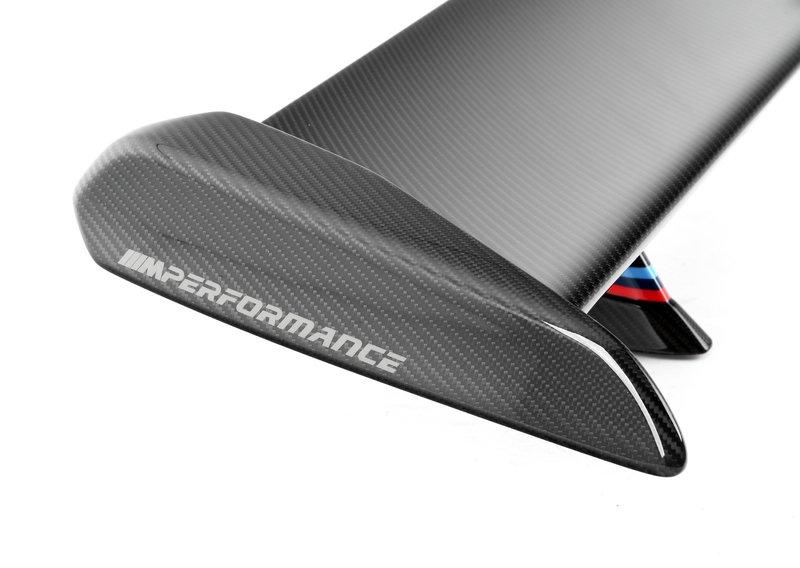 Задний спойлер карбон обтекаемый цветной