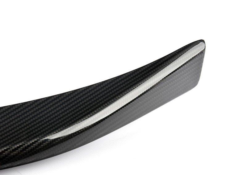 Задний спойлер из углепластика ECE