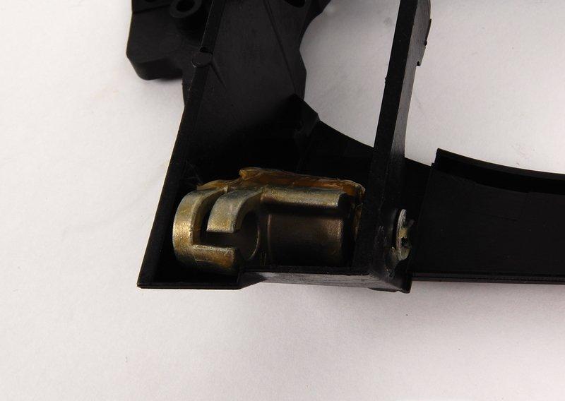 Держатель наружной ручки двери Л Зд