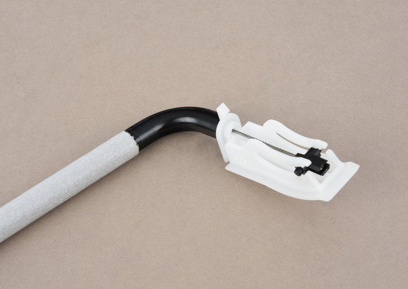 Трос ручки привода замка двери