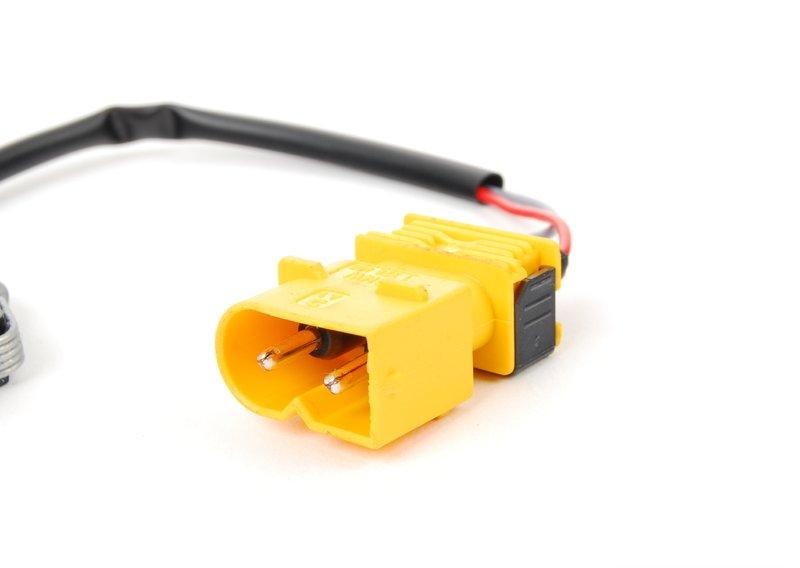 Микровыключатель замка двери слева