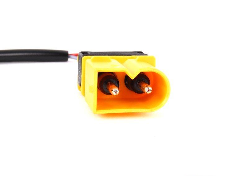 Микровыключатель замка двери справа