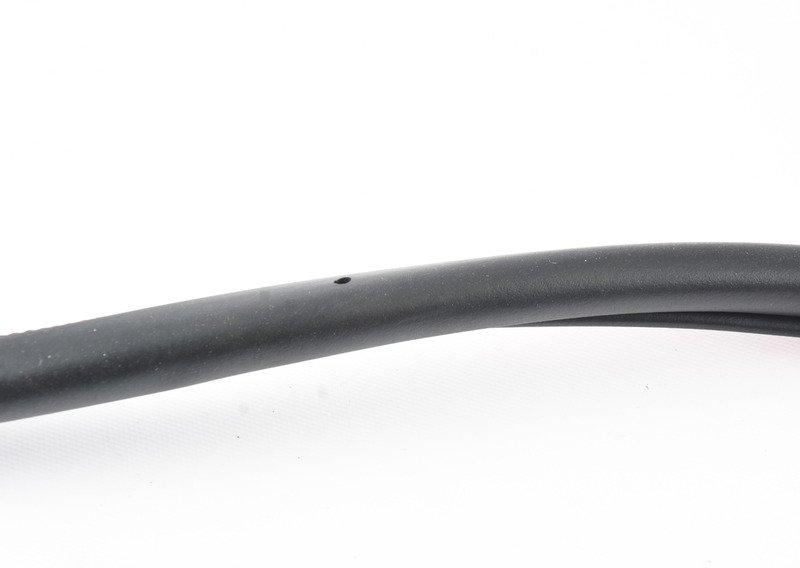 Уплотнитель двери впереди