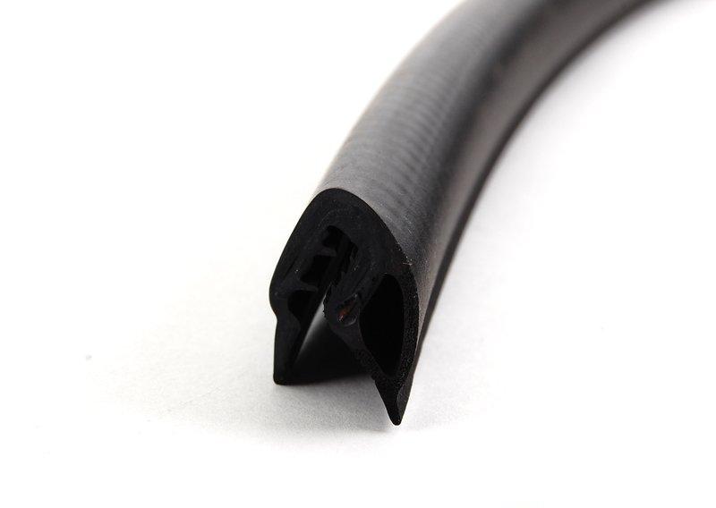 Уплотнитель стыка двери и центр.стойки Л