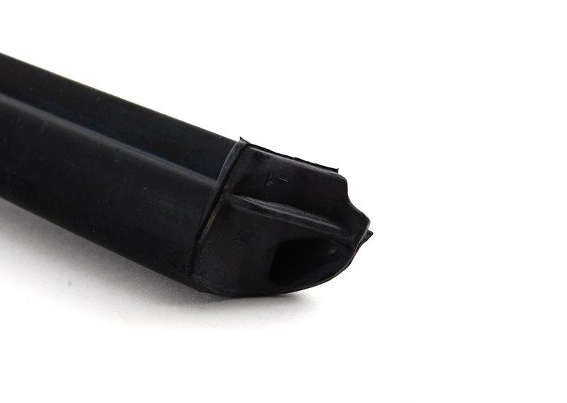 Уплотнитель стыка двери и центр.стойки Л