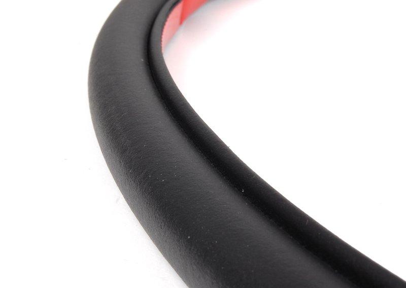 Уплотнитель двери сзади