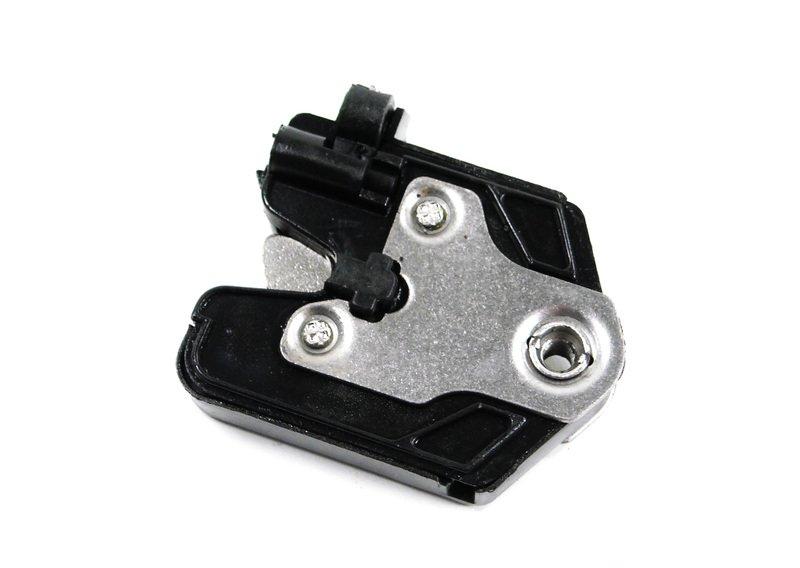 Запорный механизм капота