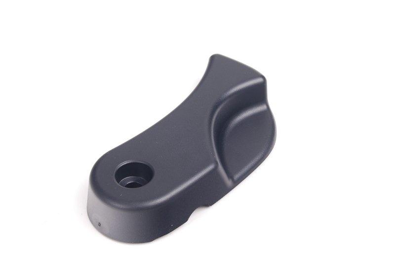 Рычаг привода капота